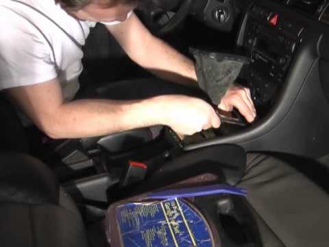 Audi A6 Allroad C5 – How to remove the center rear console