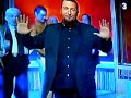 el l�der de ciu interpretant l'exit de gloria gaynor.
----------------
sobreviur�:

soc el triomfador de les eleccions
i �s ben normal perqu� estic bo i soc guapo de collons
ja em direu que podien fer el xitxarel?lo d'en piqu�
o en carod si el puigcerc�s li fa boicot
i aqu� em teniu fent la viu-viu
48 diputats tots pentinats, nets i planxats
el meu xofer, el meu despatx, els crits de 