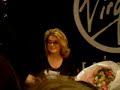 la grande catherine deneuve lors d'une d�dicace au virgin des champs elys�es en 2004