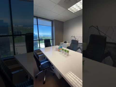 Medium Meeting Room 1757