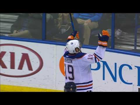 A look at Patrick Maroon's goal celebration