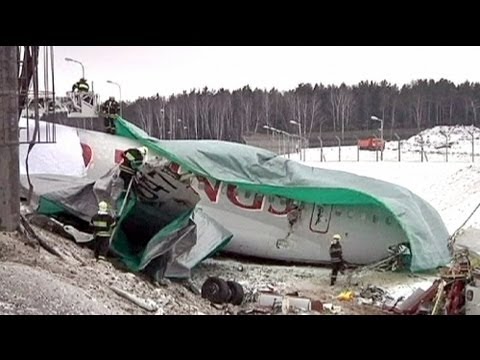 Death toll rises and black boxes recovered in Russia plane crash
