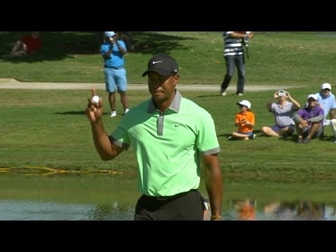 Tiger Woods drains 35-foot birdie putt on No. 15 at Cadillac