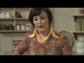 Delia Smith makes a doner kebab