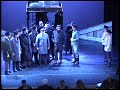 Anatevka [Tevye,dorpsbewoners en dorpsagent met edict] Manele-Gratis.net