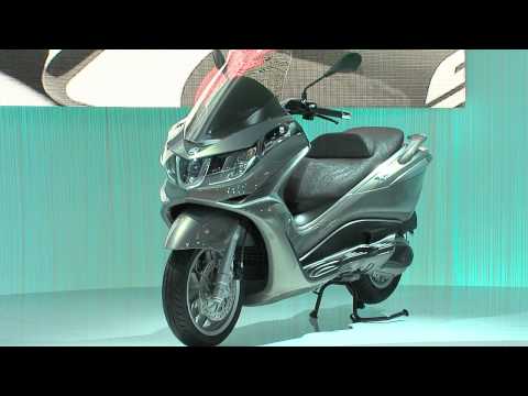 Piaggio X10 Maxiscooter 2012