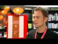Ajax-etalage in Amsterdamse boekhandel