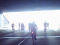 Fahrradfahren auf der Autobahn