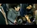 Delhi gang-rape case: Sonia Gandhi meets protesters, assures justice