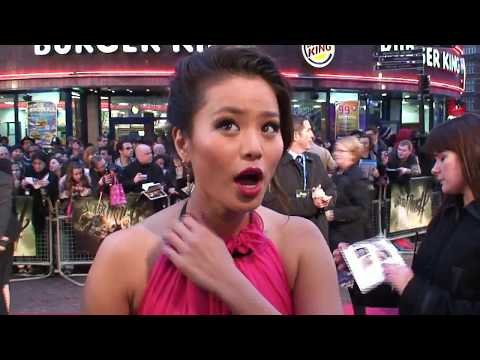 heyuguysblog - Here's our footage from the Sucker Punch UK premiere. In the video, we get to speak with Director Zack Snyder, Emily Browning, Jena Malone, Vanessa Hudgens, ...