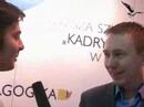 Film przedstawia uczelnię - Wyższą Szkołę Zawodową Kadr Dla Europy w Poznaniu