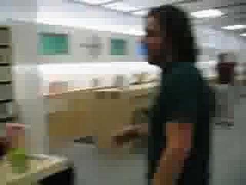 Freehold Apple Store opening