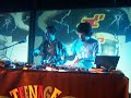 live de teenage bad girl au roubaix's burning 6 par http://jaimepaslart.blogspot.com/

vj par digital vandal