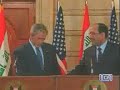 giornalista tira scarpe a Bush - reporter throws shoes at Bush - journaliste lance chaussures à Bush giornalista tira scarpe a Bush - reporter throws shoes at Bush - journaliste lance chaussures à Bush