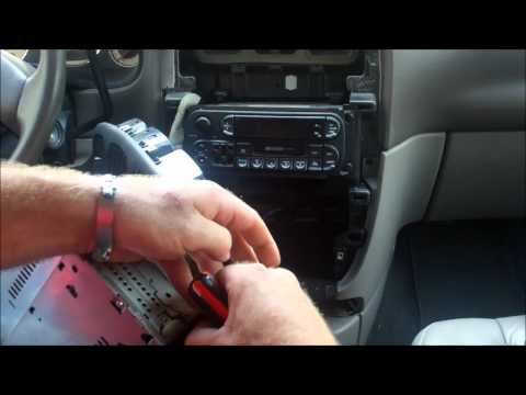 how to fix a cd player in a car that is jammed