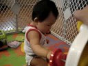082708 玩鋼琴的Aaron.mpg