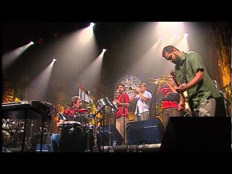 portalsescsp - Ambientações, ou atmosferas sonoras, são a base do Liquidus Ambiento. Riffs de guitarra; arranjos de saxofone barítono, trompete e trombone; melodias cristal...