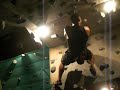 Julio escalando el techo al reves a la pared 1