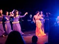 Maiada y alumnas de 5º haciendo Alf leyla wa leyla