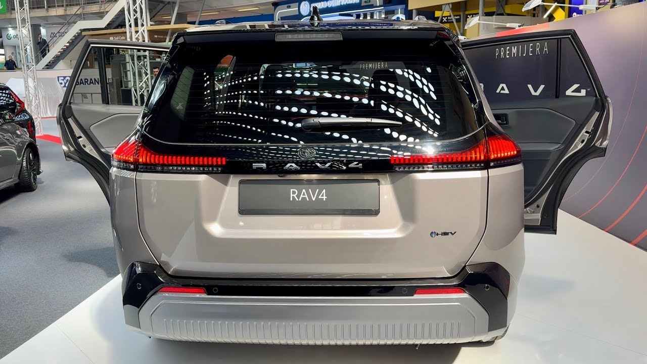 TOYOTA RAV4 2026 vs MAZDA CX-5 2026 - PRACTICALITY test & STORAGE AREAS comparison