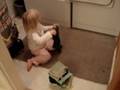 videos de Noelle Folds Laundry