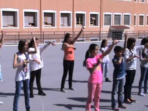 Salesians - Coreografia de la Flashmob que es barallarà al final de la Festa de fi de curs 2013 als Salesians de Mataró.