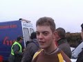 http://www.antonioreboredo.blogspot.com/

 1� parte do xiv rali do cocido por reboreitorfilms.
o piloto da escuadra ferrol, pedro burgo, adxudicouse o xiv rali do cocido gran premio ponti�as haley (1/03/08) aos mandos do seu mitsubishi evo en compa��a do seu irm�n e navegante, marcos. o ferrol�n venceu nunha das edici�ns m�is accidentadas do rali lalinense, que tivo que ser neutralizado en catro dos seus parciais, por diante de jos� miguel mart�nez barreiro co seu 306 kit car, e do tam�n piloto da escuadra lal�n-deza, lu�s vilari�o, pilotando un fiat punto super 2000. burgo empezou a marcar diferenzas nos tramos da ma��, sacando o m�ximo partido ao seu mitsubishi nos tramos ensuciados pola choiva de zobra e rodeiro. a primeira neutralizaci�n da xornada tivo lugar co envorco de diego cabanela (que resultou ferido leve xunto ao seu copiloto alberto rodr�guez) mentres o local to�o villar v�ase obrigado a abandonar tras un conato de incendio no seu ford escort wrc. a matinal finalizou con burgo � fronte do rally, seguido de cerca por un sorprendente javier paz, bamarti e vilari�o. pola tarde, as incidencias volveron interromper a primeira carreira do calendario auton�mico. as�, a esperada primeira pasada de ponteamoas v�ase neutralizada por un accidente dun 206, as� como a primeira etapa de br�ntega debido ao fallo das comunicaci�ns que impediron rexistrar os tempos. para ent�n, bamarti recortara diferenzas con burgo seguido por paz e un vilari�o que non desaproveitar�a os dous �ltimos tramos da carreira para levantarse a terceiro caix�n do podio situado na chaira do centro comercial ponti�as haley. as� as cousas, os numerosos afeccionados que onte se deron cita en lal�n s� puideron presenciar completas as d�as pasadas por ponteamoas e br�ntega onde, sobre todo nesta �ltima, terminou por decidirse a carreira. bamarti e vilari�o aproveitaron o abandono de javier paz para afianzarse entre os mellores do rali do cocido mentres v�an como burgo se limitaba a nadar e gardar a roupa nos �ltimos quil�metros da proba.
http://www.antonioreboredo.blogspot.com/