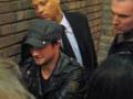 videos de Daniel Radcliffe leaving theater - 10/04/08