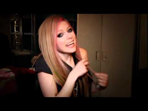 NYE COUNTDOWN - Avril Lavigne Video
