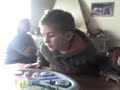 F�lix y yo jugando al parch�s de 6 colores