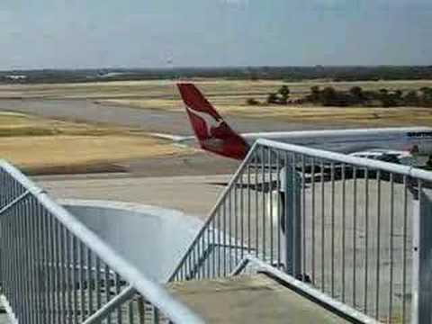 Qantas airbus 330-300