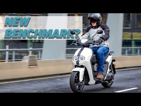 Yamaha NEO's Electric Scooter Test