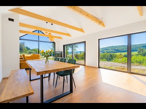 Video Luxusní rodinná novostavba 5+kk s velkou zahradou - Měňany u Berouna