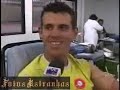 Doando sangue. Muito engra�ado. Cacete de agulha.