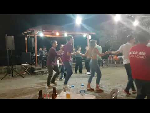 Σαρώνει το... Despacito με κλαρίνα!