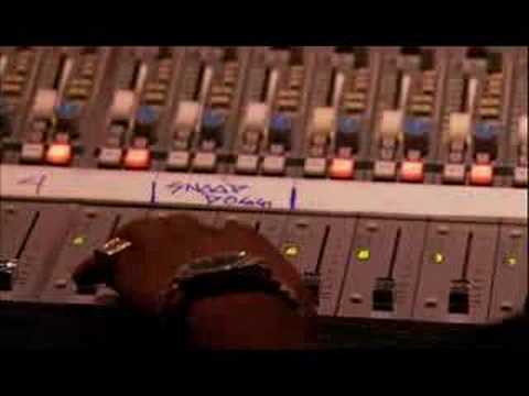 Snoop Dogg "It's the MILF Weed" @ ...