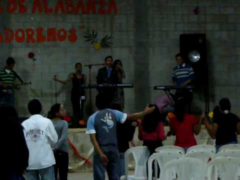 SIN TAN SOLO TOCARA EL BORDE DE SU MANTO