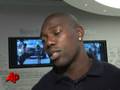 Crowds Line Up to Meet Terrell Owens