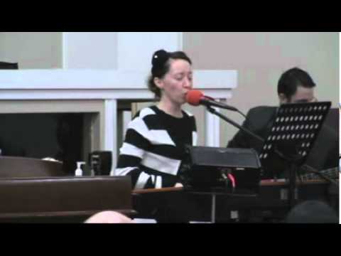 Digno/ Worthy Apostolic Singing – Lori Green