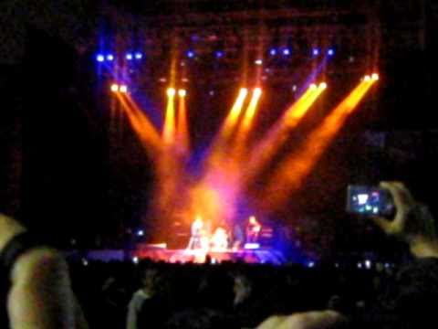 Ex vocalista de Zen calentó el escenario para Bon Jovi