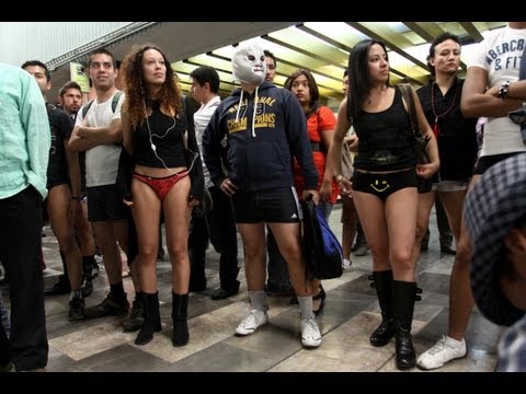 bragas de niñas en el metro