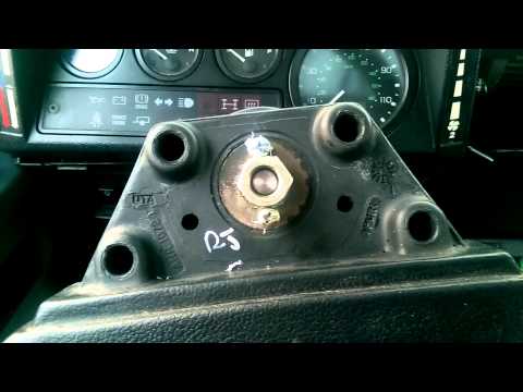 How to remove the steering wheel on a Land Rover D