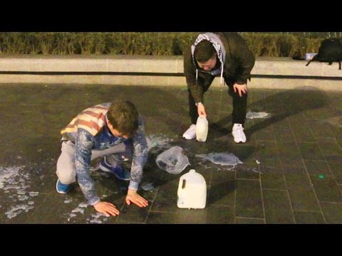 Public - Me and Behzinga tried the Carolina Reaper! ETHAN: https://www.youtube.com/Behzinga FIFA 15 Coins from MMOGA: http://mmo.ga/1aCi My Twitter: http://twitter.com/wroetoshaw Snapchat: ...