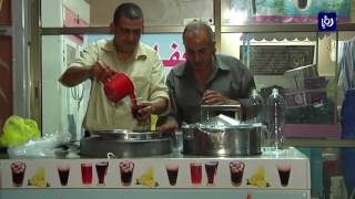 يحافظ أهالي مخيم بلاطة على ابتسامة رمضان رغم ازدحام المكان وضيقه - (11-6-2017)