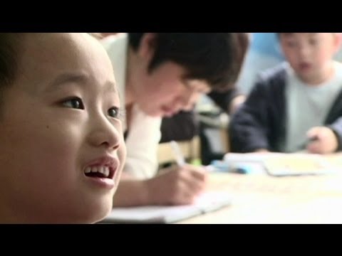 music für autistischen Kinder - http://de.euronews.net/ *In Peking gehen die Mütter mit in die Schule* In der chinesischen Hauptstadt Peking gibt es die Schule
