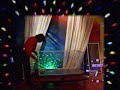AQUARIUM-ILLUSION WITH MAGICIAN SEUQCAJ
