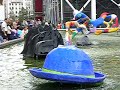 la fontana davanti all'entrata del beaubourg a parigi

the fountain in front of the beaubourg in paris

la fontaine � cot� du beaubourg, � paris