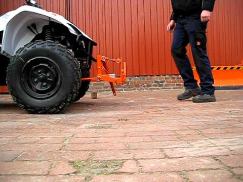 Räumschild - Selbstgebautes Schneeschild für eine Yamaha Wolverine 450.