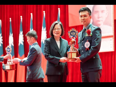 20230831 總統出席「 112 年軍人節暨全民國防教育日表揚活動」