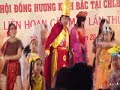 “Lạc Long Quân” (Hoàng Lê cùng các cháu Hội Thiện Từ tâm Berlin)